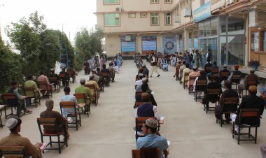 هلمند کی بست د روغتیایي علومو انستیتیوت له ۲۶۰ تنه نارینه او ښځینه زده کوونکو څخه د خزاني  کانکور ازموینه واخیستل.