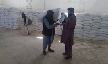 کندهار او هلمند کې له ۱۴ زره کډوالو سره نغدي مرسته وشوه