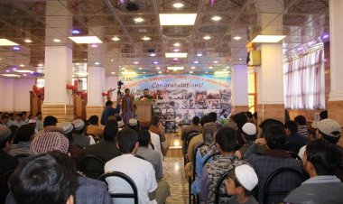 هلمند کې (۲۹) تنه زده کوونکي له انګلیسي ژبي فارغ سوه.