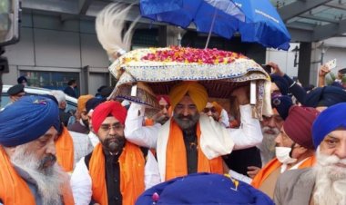 د سیکانو مذهبي کتاب له افغانستانه هند ته ولېږدول شو