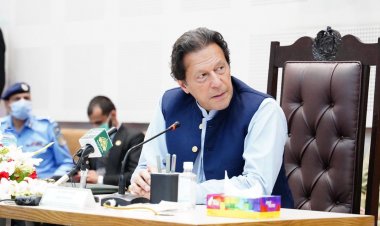 عمران خان: افغانستان کې باید د اقتصادي سقوط او بشري ناورین مخه ونیول سي