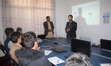 سکون راډیو د خپلو همکارانو لپاره د ظرفیت لوړونې علمي او مسلکي ورکشاپ دایر کړ.