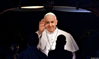 د نړۍ د کاتولیک عیسویانو مشر، افغانانو ته د ارامۍ ډاډورکړه