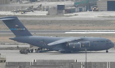 د تخلیې د عملیاتو پرمهال ورک سوی افغان ماشوم بیرته خپلې کورنۍ ته وسپارل سو