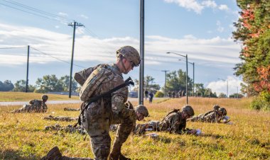 اوکراین  کې روسیي ته د غبرګون لپاره امریکا زرګونه عسکرو ته د تیار سی امر کړی