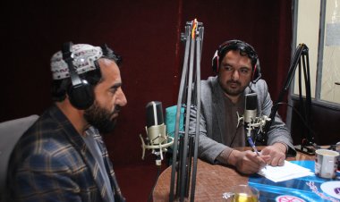 ځانګړې ګردی راډیویی میز