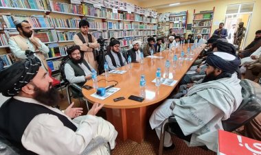 د اطلاعات او فرهنګ سرپرست وزیر هلمند ولایت ته سفر وکړ