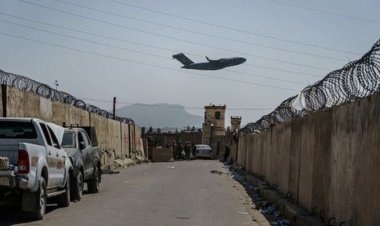 تر ۲۰۰ ډېر افغان کډوال له البانیا د امریکا په لور روان شول