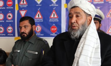 هلمند کي ۳۰۰ تنه موټر چلوونکي له ترافیکي زده کړو فارغ سوه!