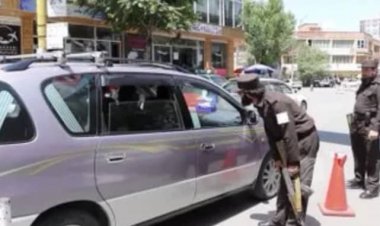 په کابل ښار کې پر چیک پواينټونو مؤظف ټول پولیس پر یونیفورم سمبال شول!