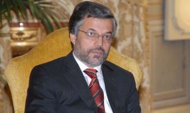 قانوني د افغانستان ژغورنې لپاره د مقاومت جبهې شورا څخه استعفا وکړه