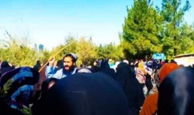 د بدخشان پوهنتون ځینې محصلانې: د ا.ا ځیني کارمندانو په وسلو او درو ووهلو!