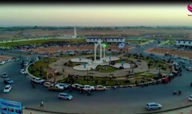 دا د هلمند مرکز لښکرګاه ښار په دوه کیلومتري کې پروت د غازي محمد ایوب خان میني ښارګوتي دی.