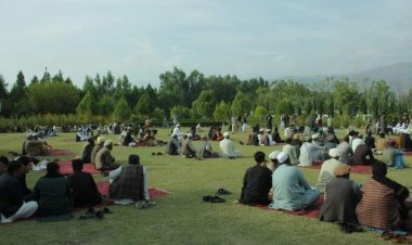 د ډاکتر ناکامورا په سياحتي پارک کې شانداره مشاعره تر سره سوه.