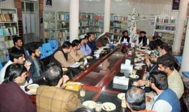 کندهار کې خبریالانو ته معلوماتو ته پر وخت د لاس رسي ژمنه ورکړل سوه.