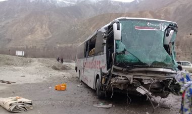 په بغلان کې د ترافيکي پېښې له امله ۴۷ کسانو ته مرګ ژوبله اوښتې.