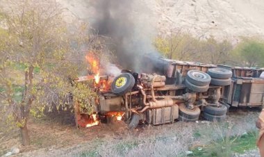 ‏د کابل - مزارشریف په لویه لاره د ترافيکي پېښې له ۷ تنو ته مرګ ژوبله اوښتې.