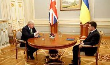 ګارډین: بریتانیا د افغان او اوکرایني کډوالو ترمنځ توپیري چلند کوي