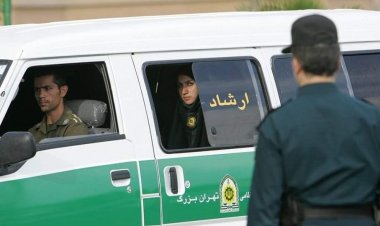 په ایران کې د ارشاد پولیسو ګزمې بندې سوې.