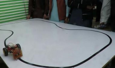 شماری از دانش‌جویان و دانش‌آموزان انستیتوت و لیسه‌های فنی و مسلکی در ننگرهار، تولیدات و ساخته‌های دستی شان را به نمایش گذاشتند.