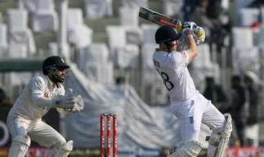 .ټېسټ کرکټ؛ د پاکستان او اسټرالیا په لوبغالو کې لوبې پیل شوي