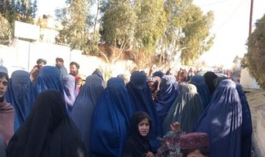 د ارزګان ځینې کونډې او بې سرپرسته ښځې له حکومت څخه مرسته غواړي.