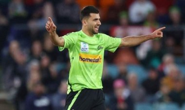 د اسټرالیا په بېګ بش ليګ کې د افغان لوبغاړي فضل الحق فاروقي قرارداد لغوه سوی.