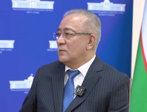 شیر محمد عباس استانکزی، معین سیاسی وزارت خارجه در گفتوگوی تلفنی با عصمتالله ارگاشیف، نماینده ویژه ازبیکستان برای افغانستان در باره مشکلات فراراه انتقال برق وارداتی این کشور به افغانستان صحبت کرد.