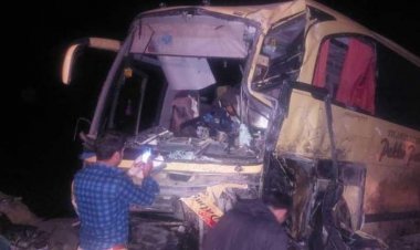 د فراه په بکواه ولسوالۍ کې د ترافیکي پېښې له امله دوه تنه مړه او ۱٦ نور ټپيان سوي دي.