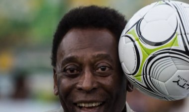 د فوټبال د نړۍ وتلی برازیلی لوبغاړی پېلې ومړ