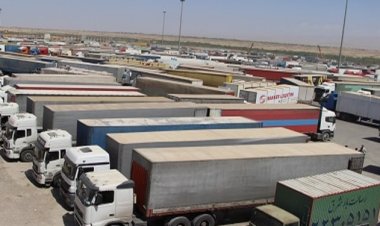 په اسلام اباد کې د افغانستان د سفارت پلاوي د افغان سوداګرو د ترانزیټي مالونو په انتقال کې د ستونزو په اړه په کراچۍ کې پاکستاني چارواکو سره لیدلي دي.