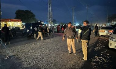 د پاکستان خیبر پښتونخوا ایالت کې د وسله والو په یوه برید کې د پولیسو دوه افسران وژل سوي دي.