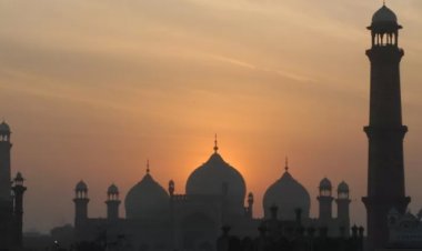 د پاکستان د برېښنا ملي شبکه کې خرابي؛ د ټولو سترو ښارونو برېښنا پرچاو سوې