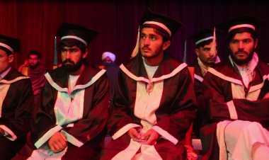 هلمند کې ۲۳ تنه ځوانان د انګلیسي ژبي او کمپیوټر له زده کړو څخه فارغ سول.