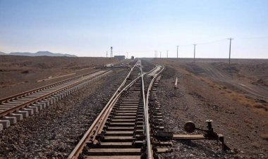 ‏د اوسپنې پټلۍ اداره وايي، د خواف-هرات اوسپنې پټلۍ له لارې افغانستان ته د انتقالاتو بهیر به ډېر ژر پيل سي.