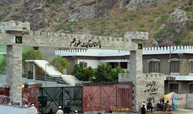 د تورخم دروازه له څو ورځو تړل کېدو وروسته، نن سهار د ټولو مسافرو او موټرو پر مخ بېرته پرانيستل سوه.