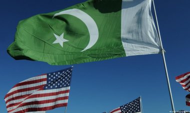 اسلام اباد: د پاکستان د دفاع وزير د امریکايي سفير سره د افغانستان او ترهګرۍ په موضوع خبرې کړي