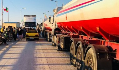 چارواکي وايي، د فراه له ابونصر فراهي بندره ۲۴ ټانکره وارد سوي بې کیفیته تېل بېرته ایران ته مسترد سول.