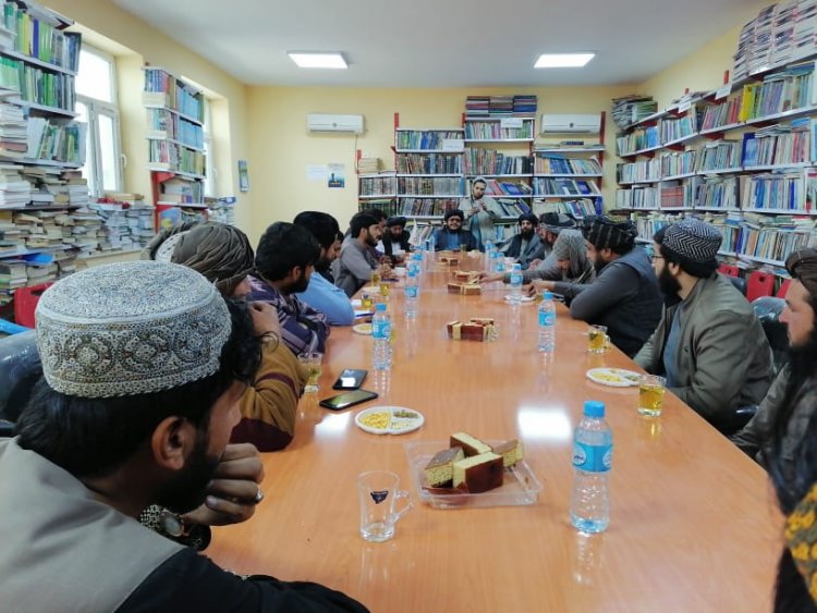 هلمند کې د خبریالانو، رسنیو مسئولینو او دولتي ویاندویانو ترمنځ د همغږۍ غونډه ترسره سوه