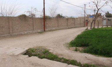 ‏ننګرهار کې د ۷.۵ ميليونه افغانيو په لګښت د ۱ کيلومتر سړک اوويالې جوړولو چارې پيل سوې.