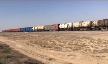 پرون د آقینې اوسپنې پټلۍ له لارې ٣٢ واګونه سوداګریز توکي چې وزن یې ١٩٤٣ متریک ټنه هېواد ته وارد سوي دي.