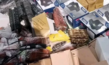 د پکتیا ګمرک مسوولین وایي، له پاکستانه افغانستان ته قاچاق کېدونکي ۱۰ ډوله نظامي تجهيزات يې ترلاسه کړي دي.