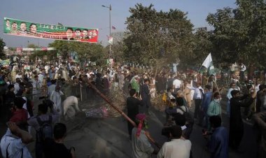 په پاکستان کې د عمران خان پلویانو او پولیسو ترمنځ شخړه سوې