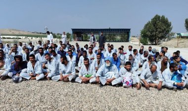 د ننګرهار عامې روغتيا رياست له لوري پر نشه يي توکو روږدو روغتون کې د ۱۵۰ معتادينو د څلویښت ورځو په ترڅ کې درملنه تر سره او نن بشپړې روغتيا سره خپلو کورنيو ته رخصت سول.