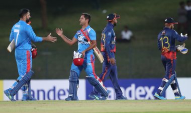 افغان کریکټ ملي لوبډلې د درېو یو ورځنیو لوبو دسریز په لومړنۍ لوبه کي کوربه سریلانکا ته په خپل کورکي د ۶ وېکټو په توپیر ماتې ورکړه.