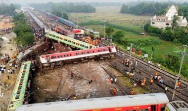 هندي چارواکي: د خبرداري په برښنايي سیستم کې تېروتنه د اورګاډو د ټکر سبب سوه!