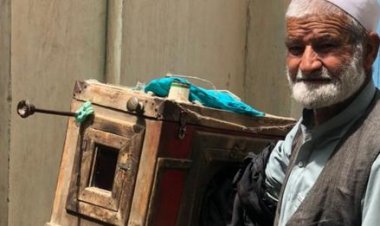 تور او سپين عکسونه؛ 'مير زمان' له شپږو لسيزو راهيسې عکاسي کوي