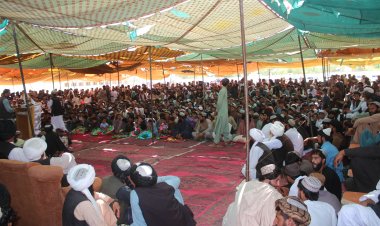 چاه انجیر عالي لیسې په خپله ۱۳مه دوره فراغت غونډه کې لسګونه زده کوونکي فارغ او ټولنې ته د خدمت په موخه وړاندي کړل.