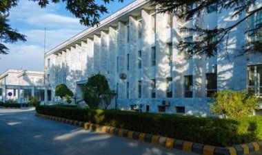 دبهرنیو چارو وزیر کابل کي دبریټانیا له شارزدفیر سره کتلي