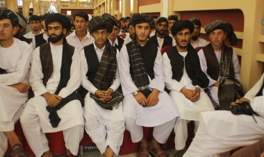 په هلمند ولایت کي د لویدیځ لښکري بازار عالي لیسي څخه سلګونه زده کوونکي له دولسم ټولګي فارغ سول.